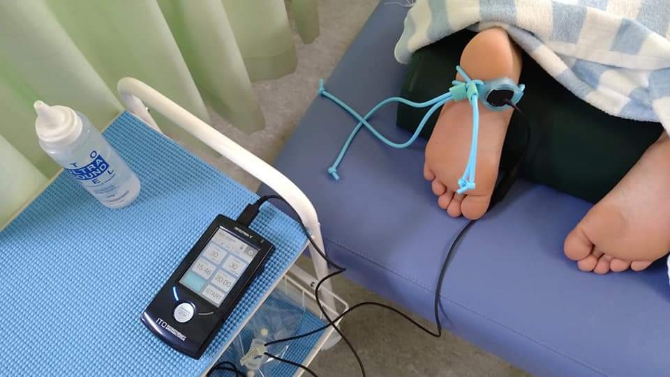 超音波骨折治療器　(オステオトロンV)　骨折等の治療期間を短縮させる効果あり